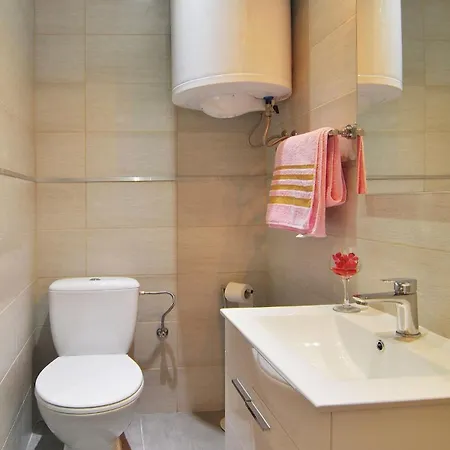Apartment Center Gabriela *